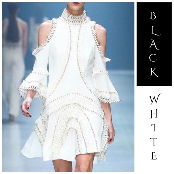Dresses & Skirts - 🛍 EMARI Gorgeous Beaded Cold Shoulder Dress